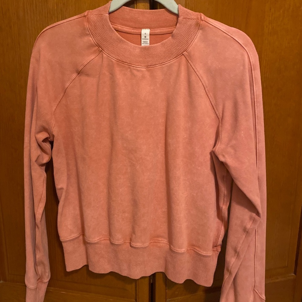 Lululemon Ready to Roll Crew